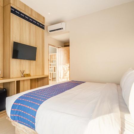 Dejavu 2.0 Hotel Bajo Komodo ลาบวนบาโจ ภายนอก รูปภาพ
