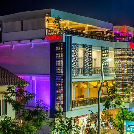 Dejavu 2.0 Hotel Bajo Komodo ลาบวนบาโจ ภายนอก รูปภาพ
