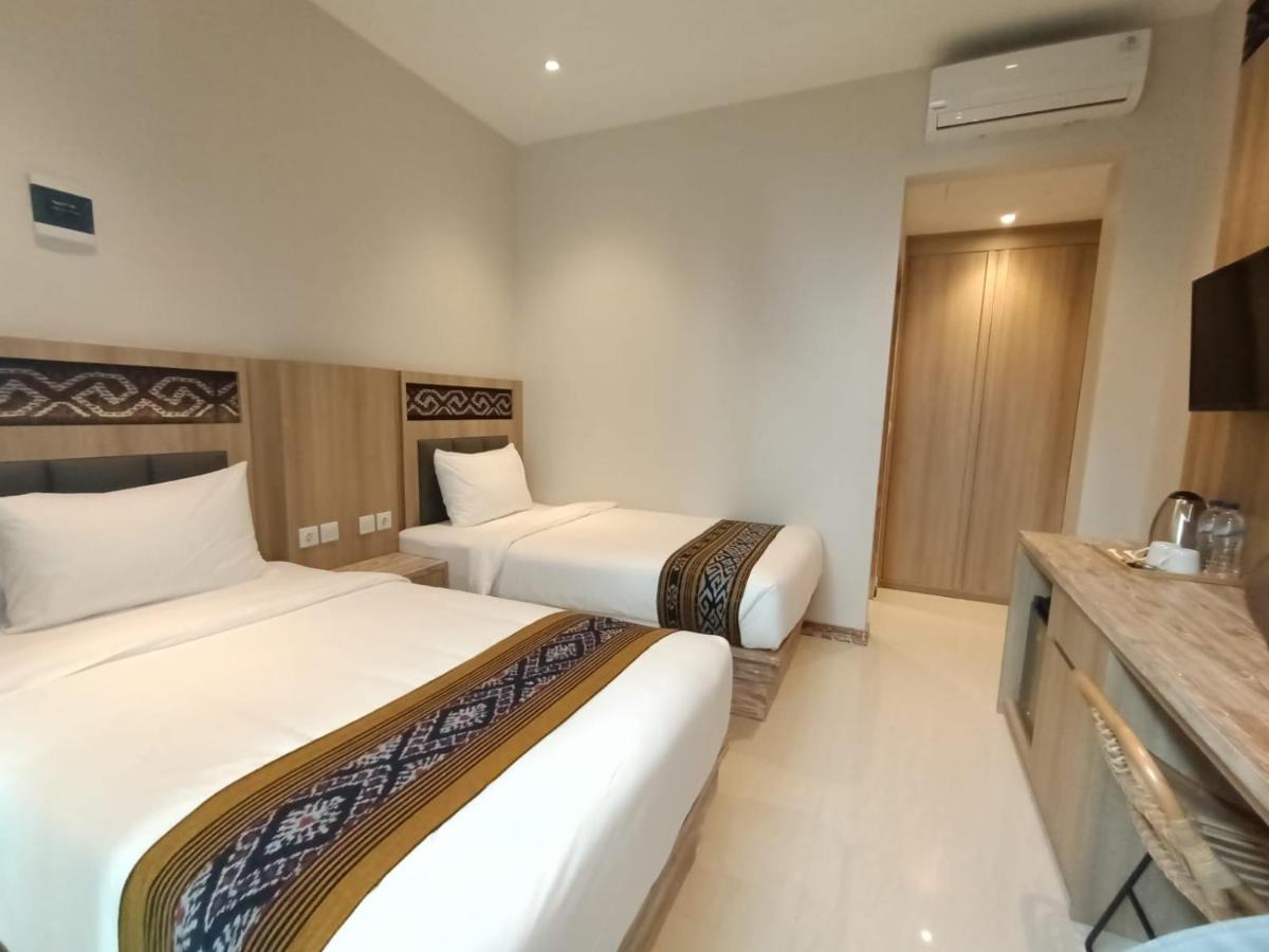 Dejavu 2.0 Hotel Bajo Komodo ลาบวนบาโจ ภายนอก รูปภาพ