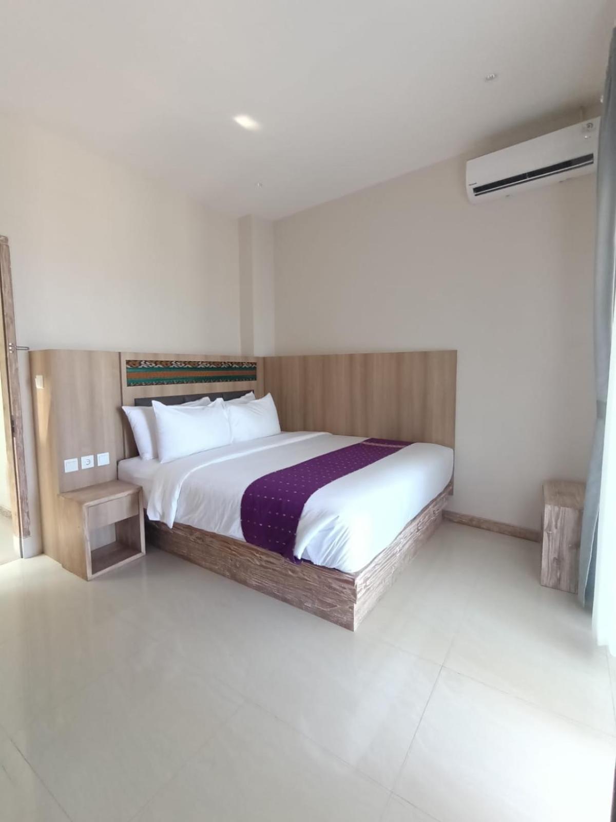 Dejavu 2.0 Hotel Bajo Komodo ลาบวนบาโจ ภายนอก รูปภาพ