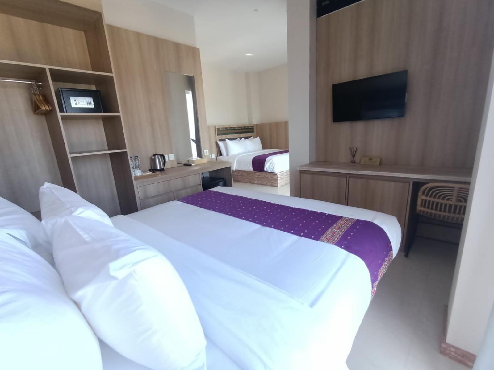 Dejavu 2.0 Hotel Bajo Komodo ลาบวนบาโจ ภายนอก รูปภาพ