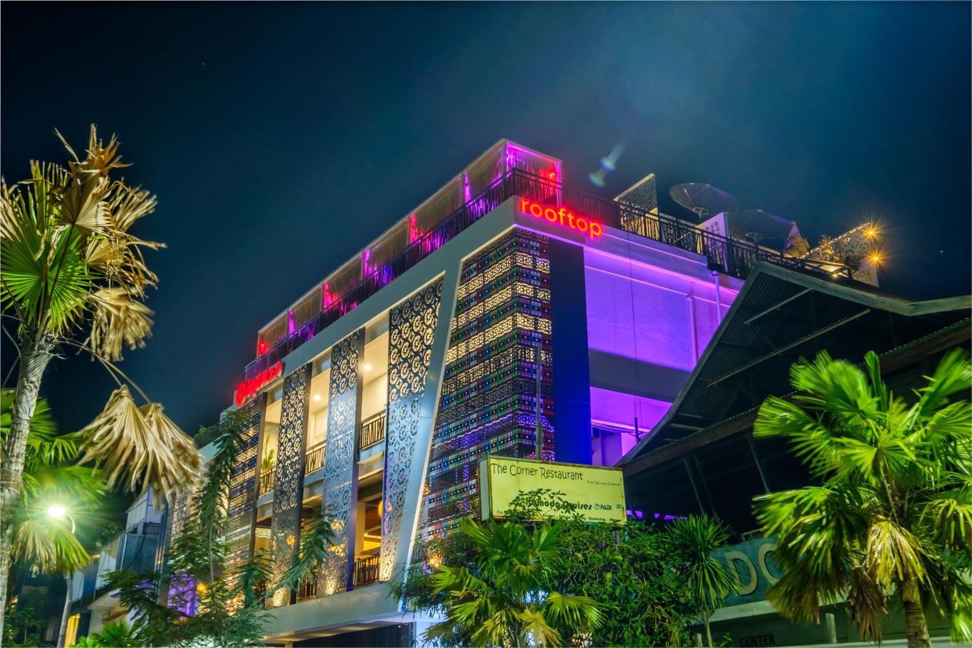 Dejavu 2.0 Hotel Bajo Komodo ลาบวนบาโจ ภายนอก รูปภาพ