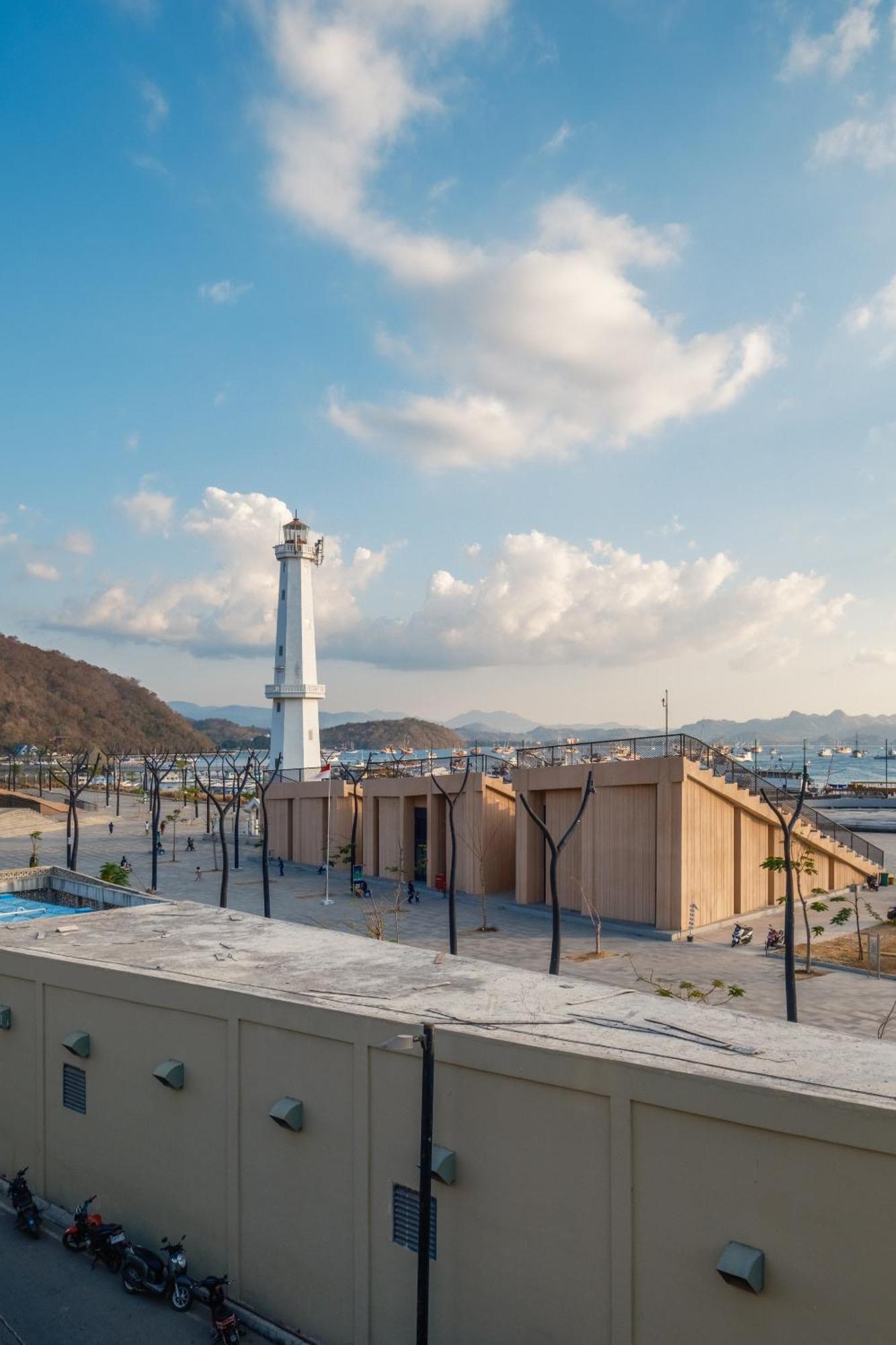 Dejavu 2.0 Hotel Bajo Komodo ลาบวนบาโจ ภายนอก รูปภาพ