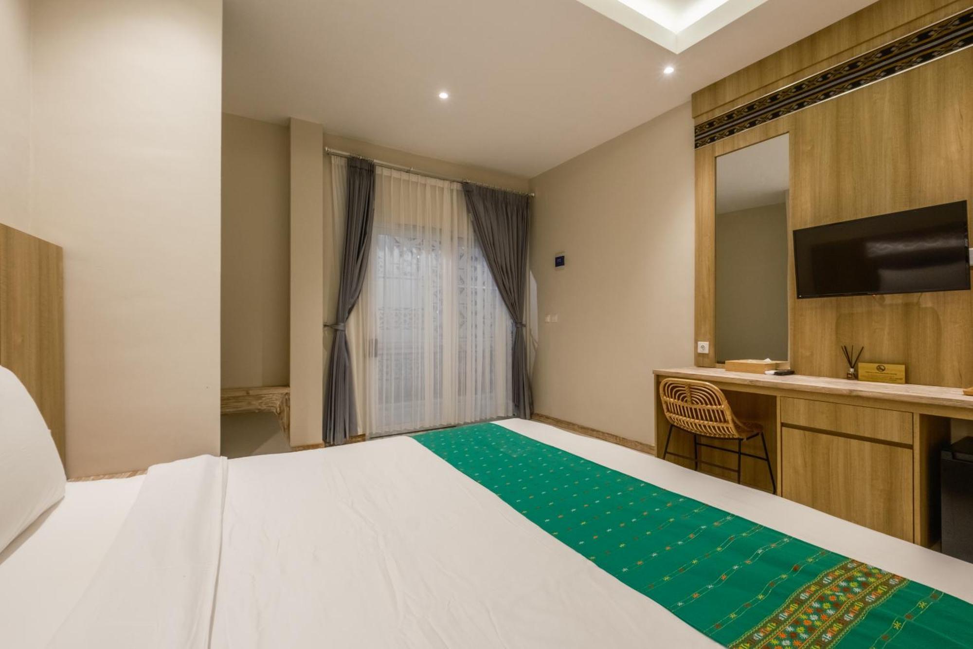 Dejavu 2.0 Hotel Bajo Komodo ลาบวนบาโจ ภายนอก รูปภาพ
