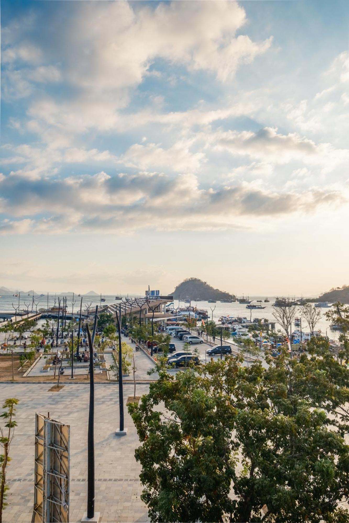 Dejavu 2.0 Hotel Bajo Komodo ลาบวนบาโจ ภายนอก รูปภาพ