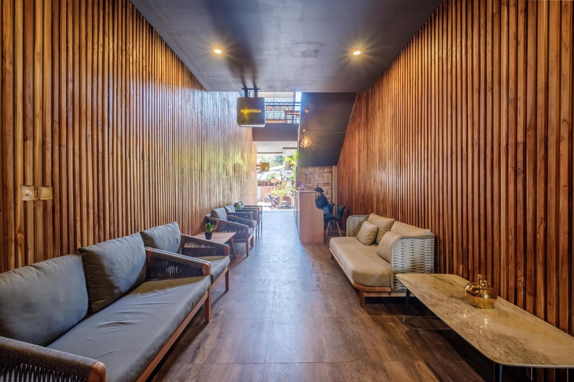 Dejavu 2.0 Hotel Bajo Komodo ลาบวนบาโจ ภายนอก รูปภาพ